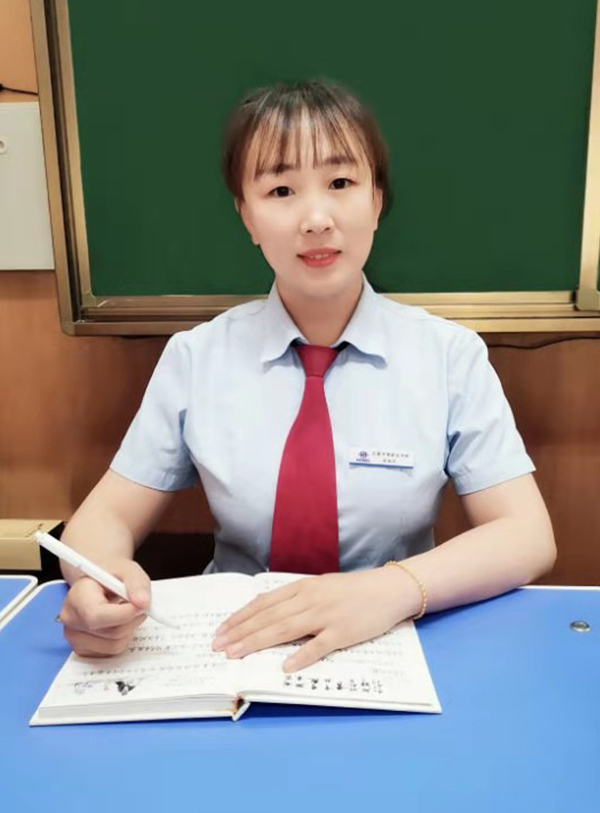 杨晓荣